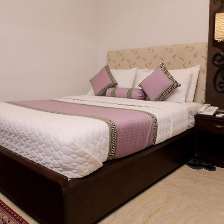 Shelton Hotel Лахор Екстериор снимка