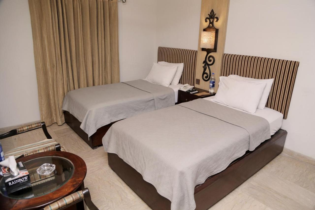Shelton Hotel Лахор Екстериор снимка