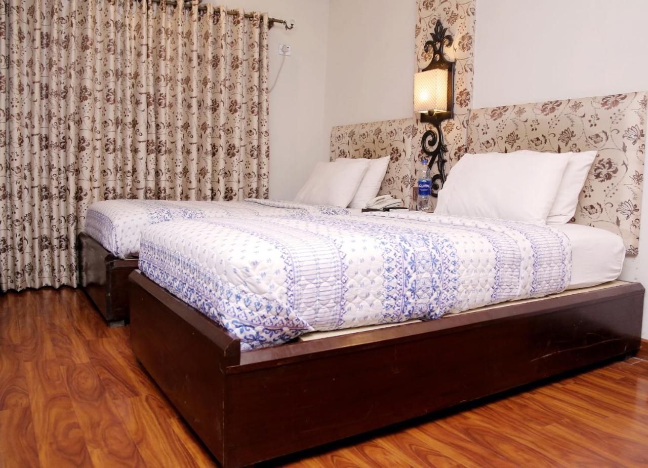 Shelton Hotel Лахор Екстериор снимка