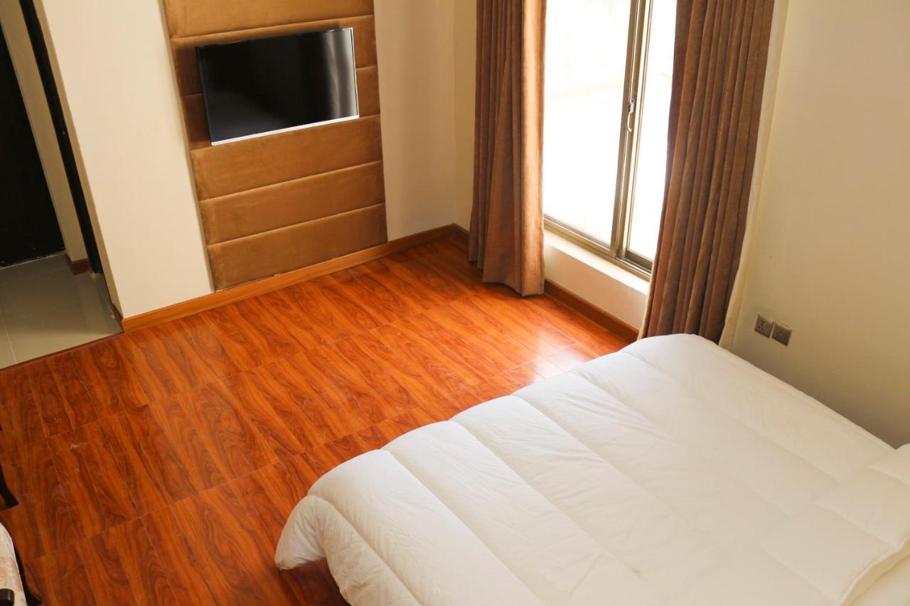 Shelton Hotel Лахор Екстериор снимка